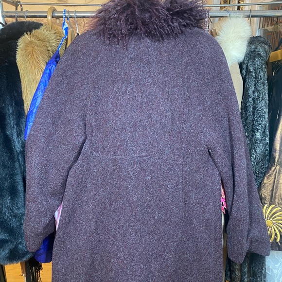 100% Virgin wool coat with faux fur collar - Picture 6 of 7